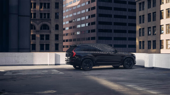 Volvo XC90 2.0 T8 Plug-in Hybrid Plus Black Edition 5dr AWD Geartronic Estate - Image 8